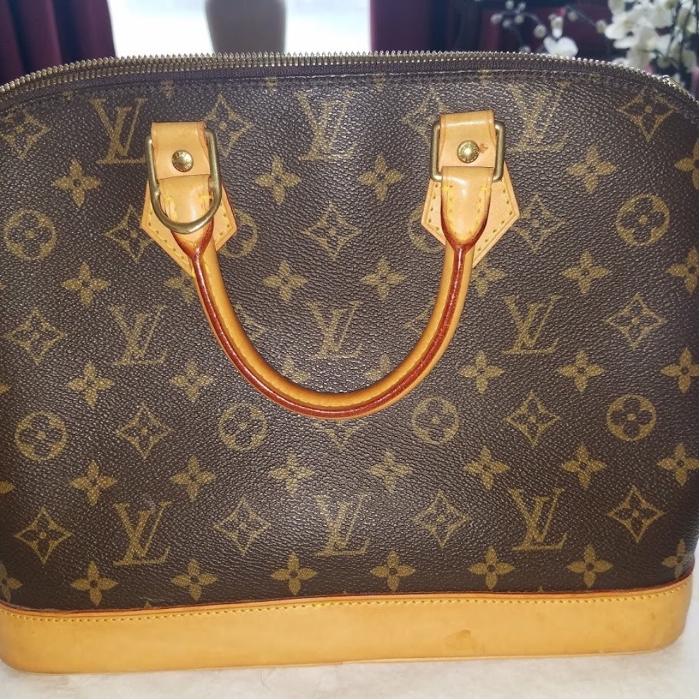 Authentic LOUIS VUITTON Alma PM Bag
